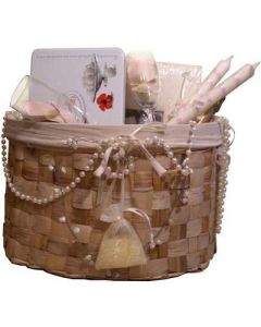 "Сватбена" кошница с подаръци