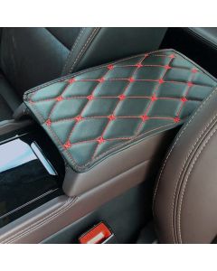 Универсален кожен калъф подложка за подлакътник на автомобил 29 cm x 17 cm черно с червен шев  POD016